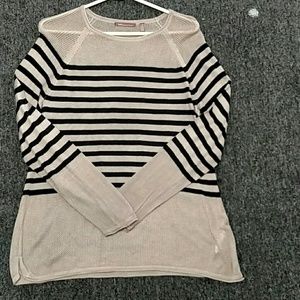 525 America sweater